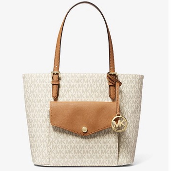 Michael Kors Handbags - Michael Kors Vanilla Jet Set Pocket Tote NWT